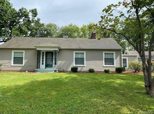 3966 Airport Rd, Waterford, MI