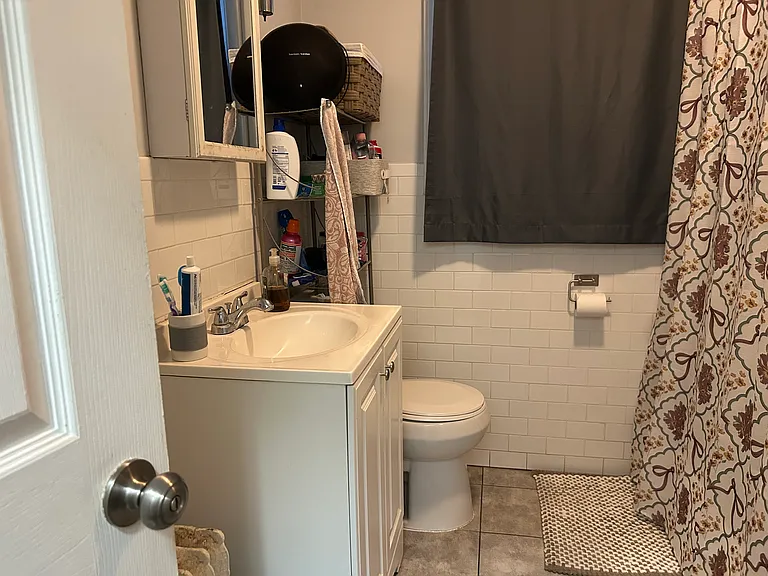 35 Wayne Ave #1 — Photo 6