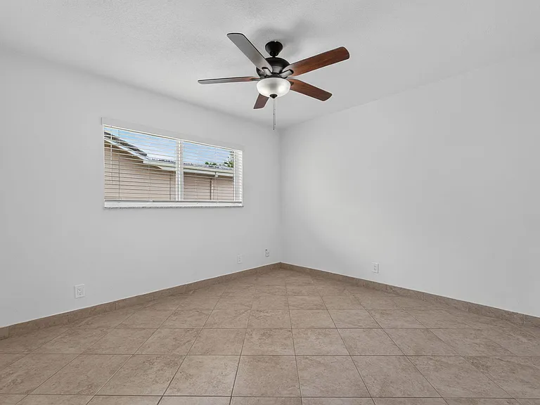 905 NW 133rd Ave — Photo 21