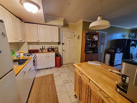 Rented by Douglas Elliman | media 10