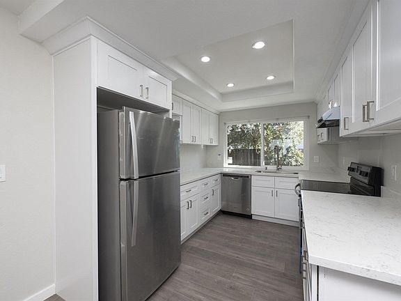 4th image of 592 Lynxwood Ct