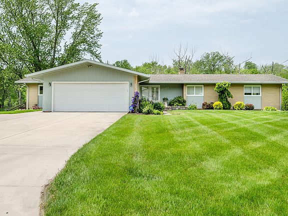 3rd image of 2310 Riverbend Dr