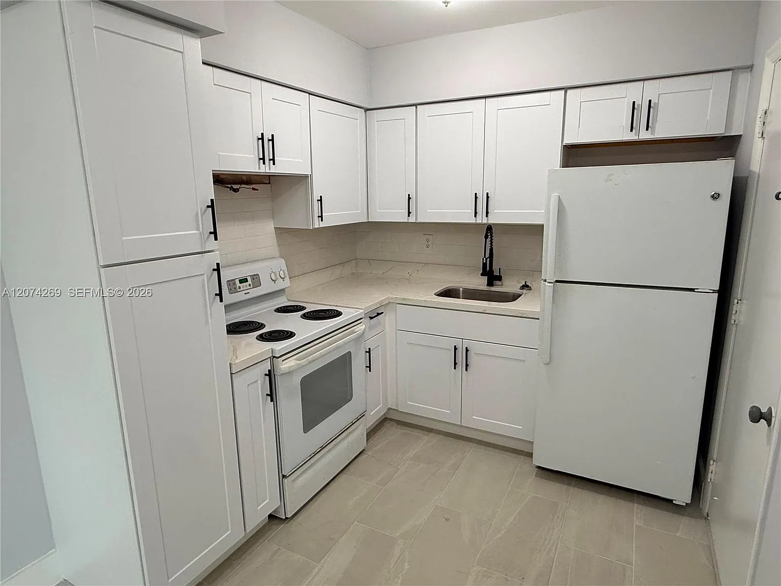 Palmview Condominium Apar — Photo 2