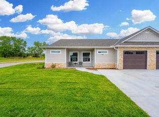 320 N Warren Ave #702, Rose Hill, KS 67133