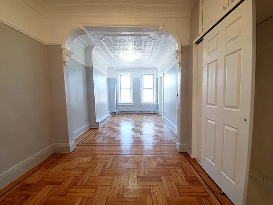 Rented by Linda N Eskander, LREB | media 33