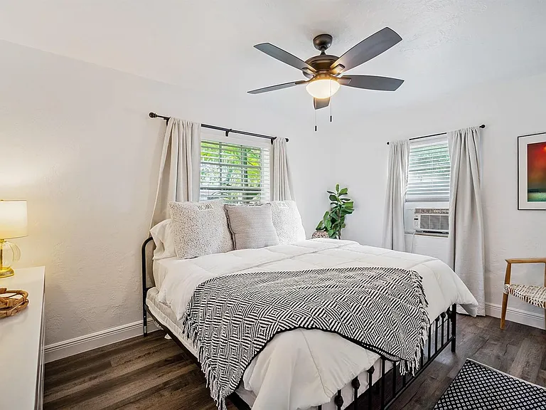 1016 NW 42nd St — Photo 5