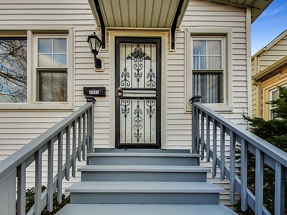 4th image of 4943 W Waveland Ave