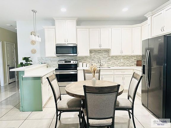 3rd image of 629 Palm Shores Dr