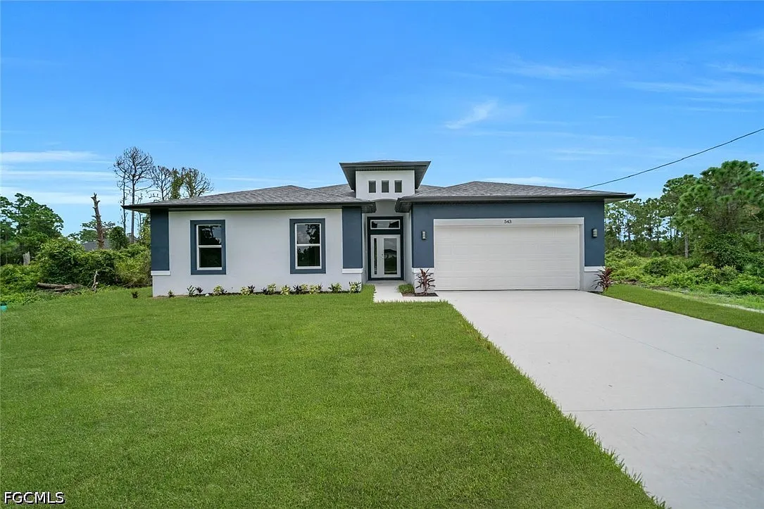 4 bed, 2.5 bath, 2223 sqft, $2,600 — Photo 1