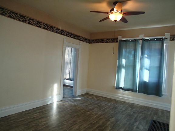 4th image of 812 N Van Buren St