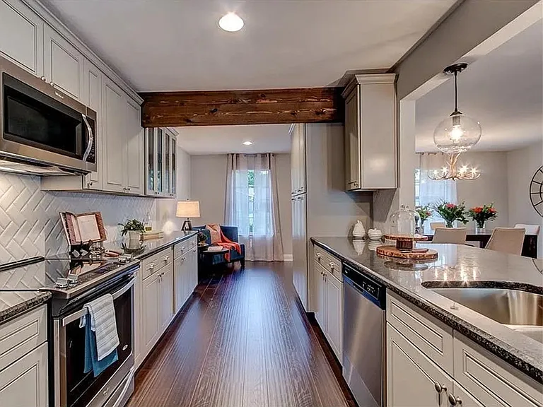413 W Pleasantview Dr — Photo 8