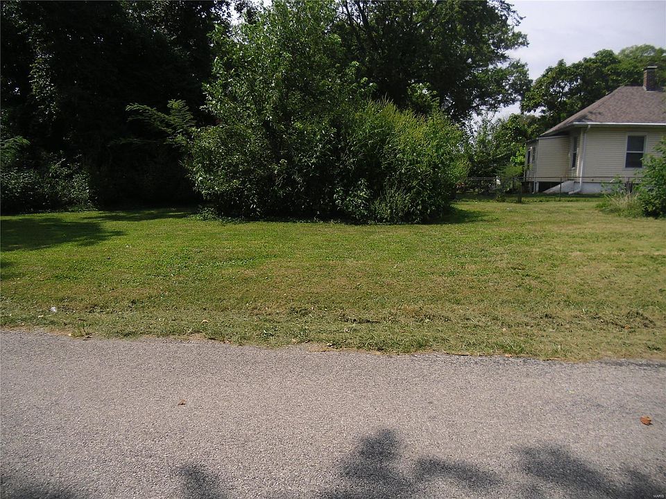 2nd image of 515 Cherry St