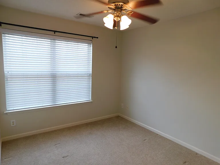 1147 Oak Blossom Way #1147 — Photo 14