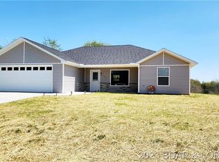 304 Hughes St, Versailles, MO 65084