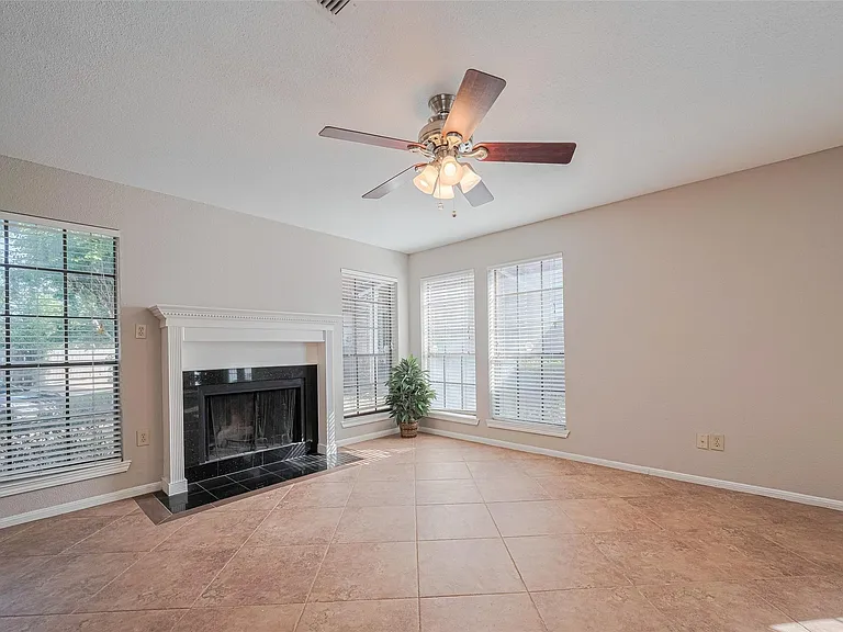 2211 S Kirkwood Rd #19 — Photo 7