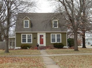 1204 S Hickory St, Ottawa, KS 66067