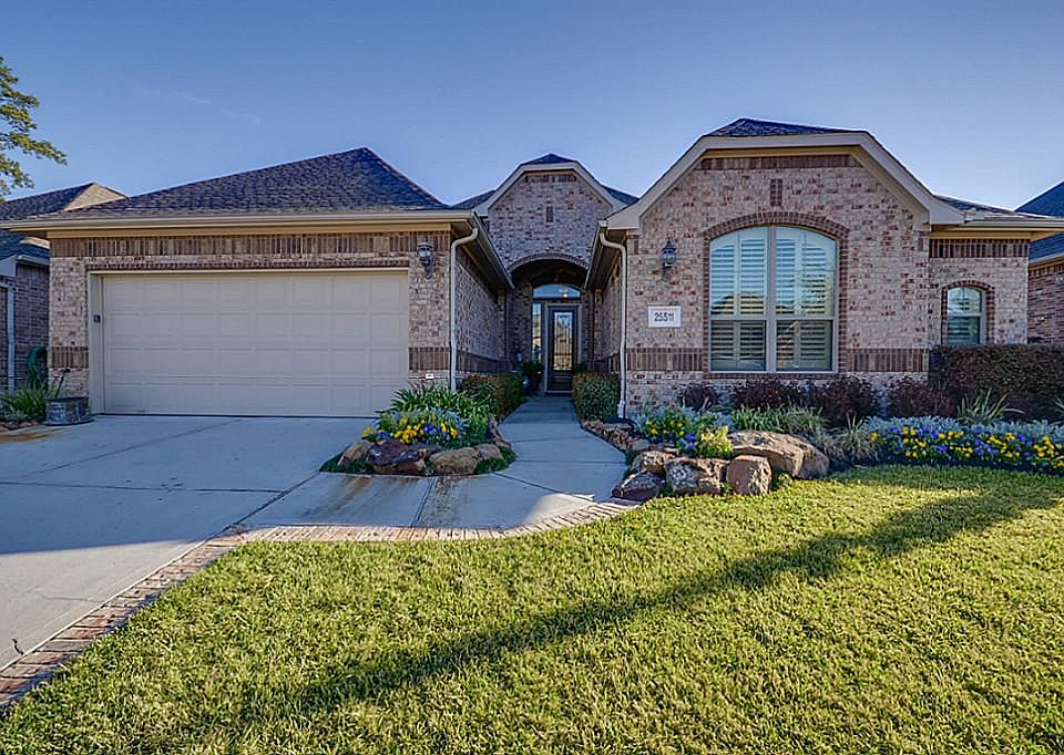 1st image of 25511 Vinechase Dr