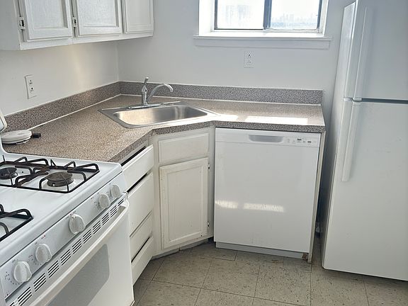 5th image of 14016 34th Ave #1207A