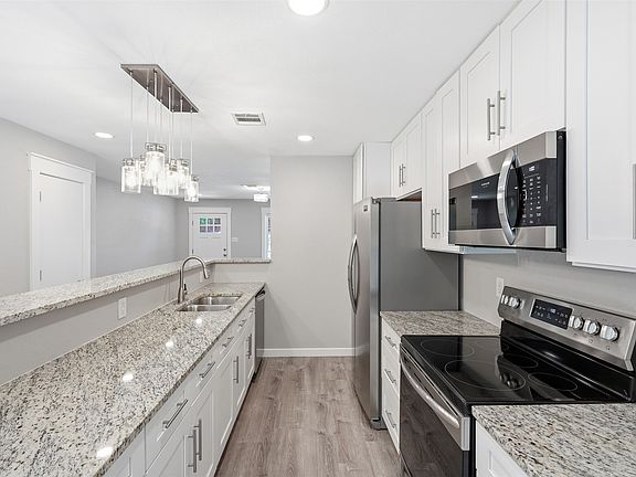 4th image of 184 Merlin Way