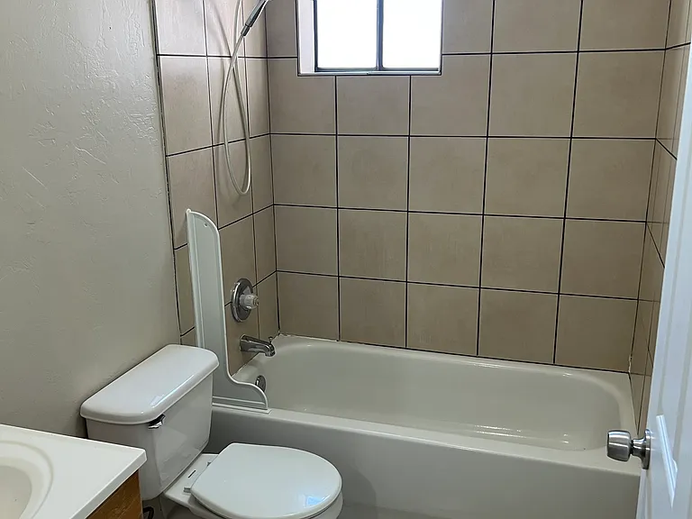 113 W Corona Rd #2 — Photo 18