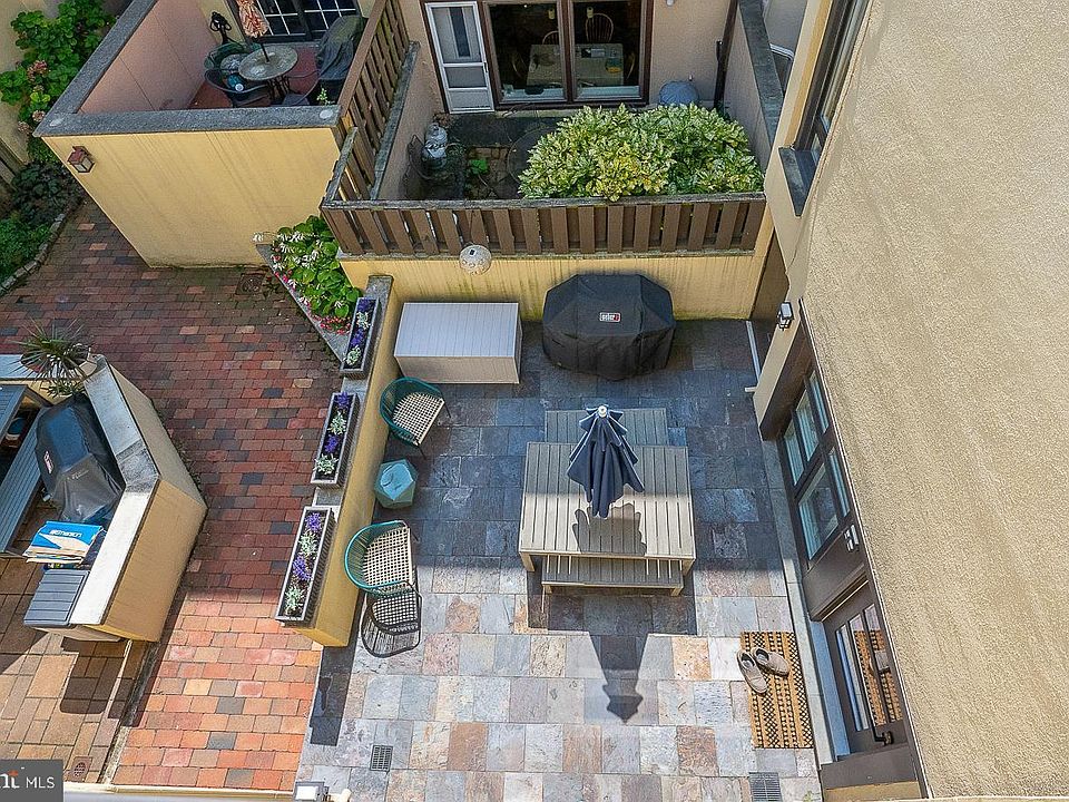 Private Courtyard