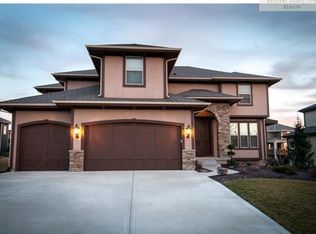 9417 W 163rd Pl, Overland Park, KS 66085