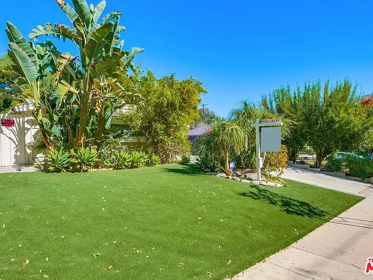21447 Providencia St — Photo 5