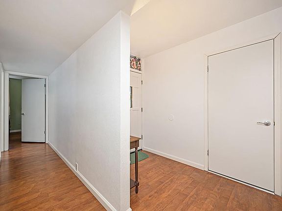 4th image of 4740 Whitney Ave