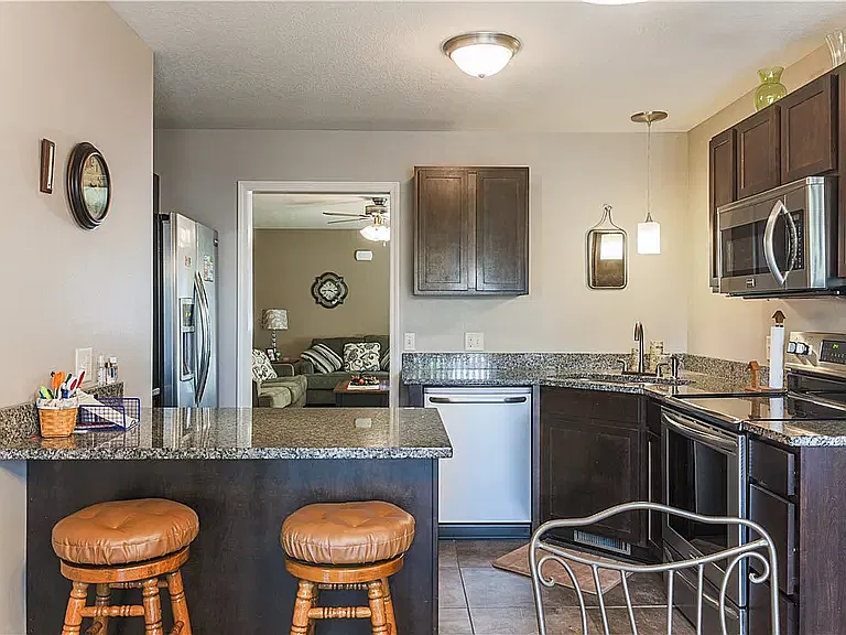 2 bed, 1130 sqft, $1,650 — Photo 3