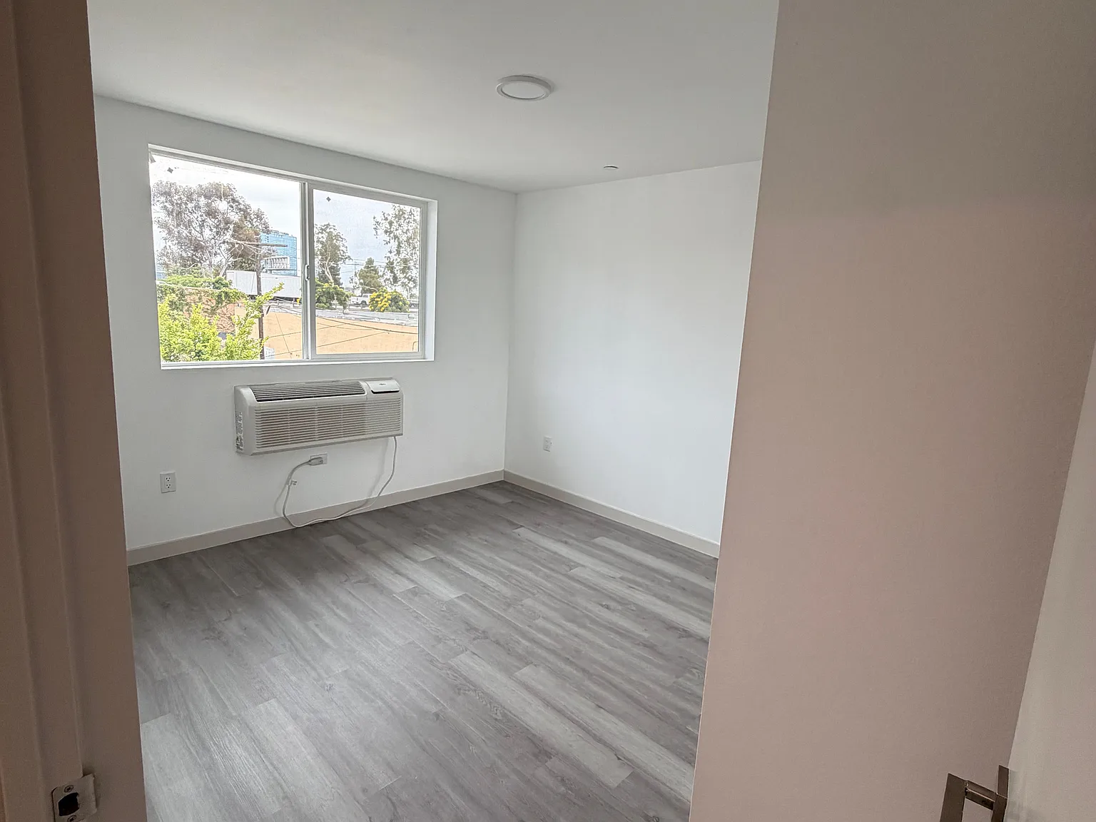 1 bed, $2,289 — Photo 2