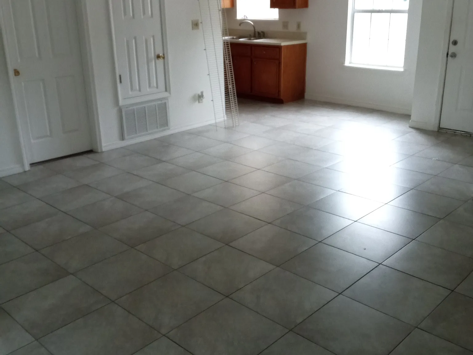 3 bed, 1167 sqft, $1,600 — Photo 4