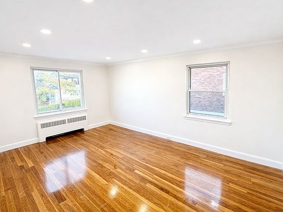 3rd image of 186 Summit Ave #3A