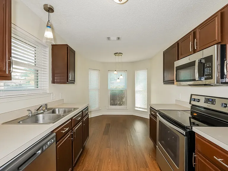 2370 Stagecoach St — Photo 7