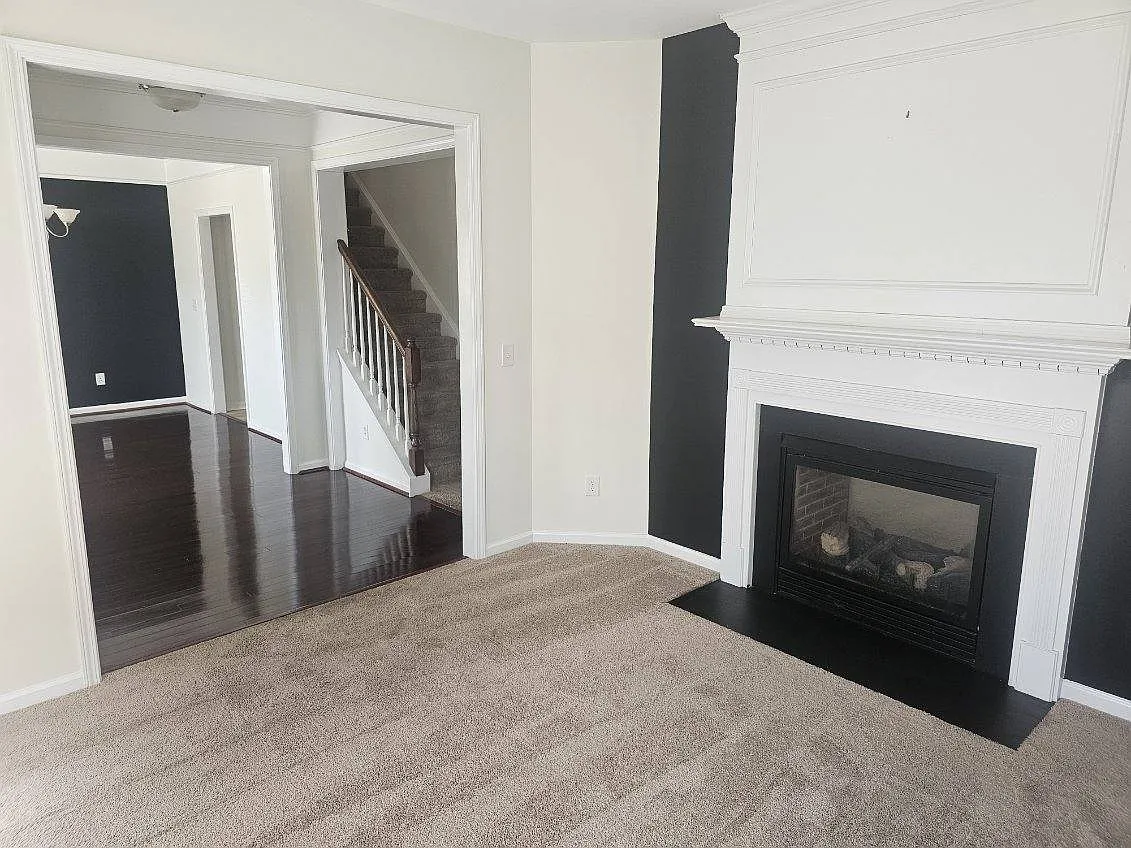 228 E Casterton Dr — Photo 4