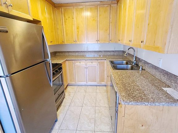 4th image of 7236 Fountain Ave APT 14