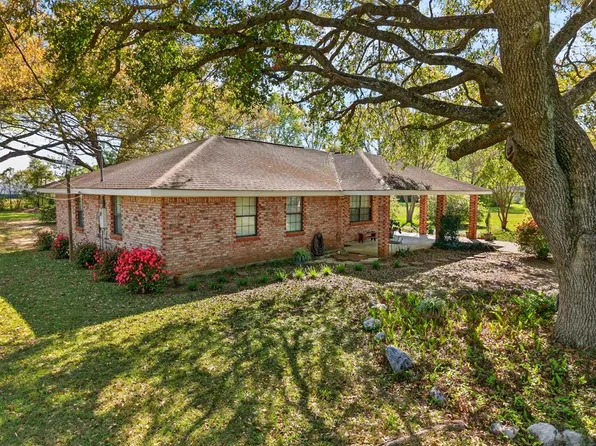 15 Hundley Rd, Carriere, MS 39426