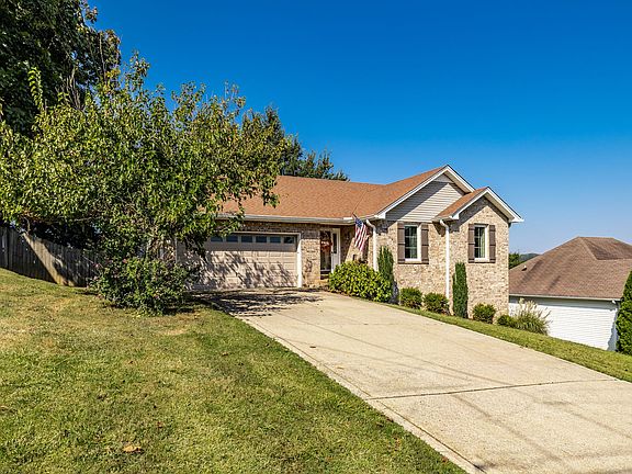 4th image of 227 High Chaperal Dr