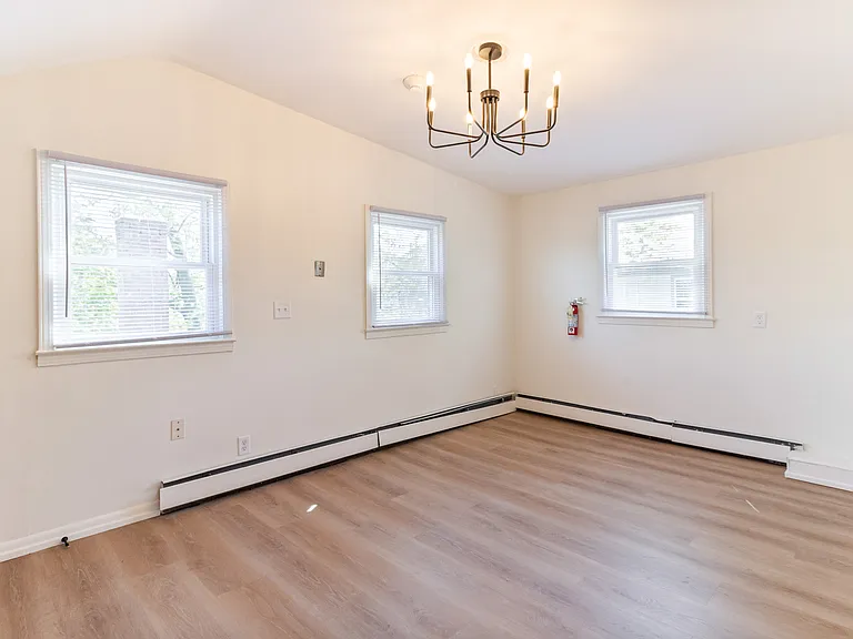 169 Waterman St #7 — Photo 5