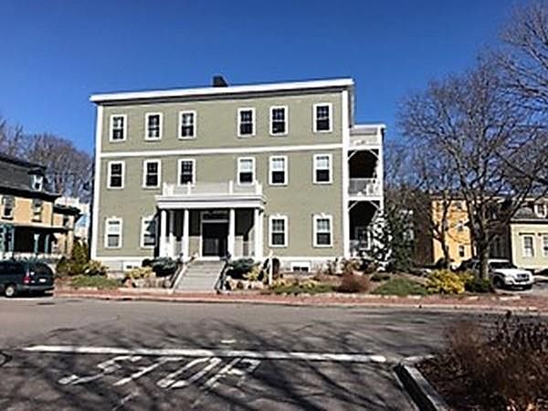 2nd image of 98 Washington Sq Unit 10