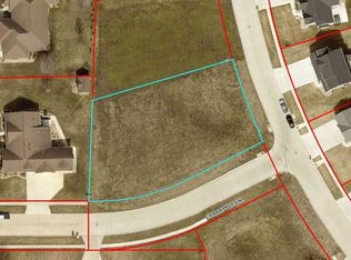 1475 Audubon Dr, Waterloo, IA 50701