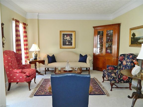 5th image of 185 Woodhaven Ct