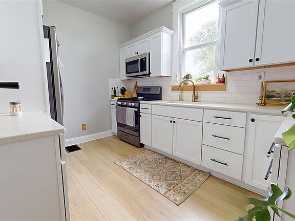 5th image of 236 Fiant St