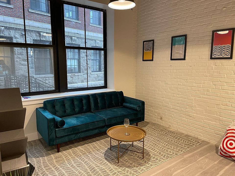 2nd image of 212 W Roberts Ave #303