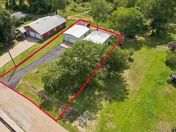 2nd image of 140 Pin Oak Dr