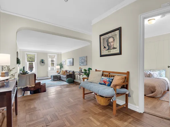 585 West 214th Street image 4 of 6