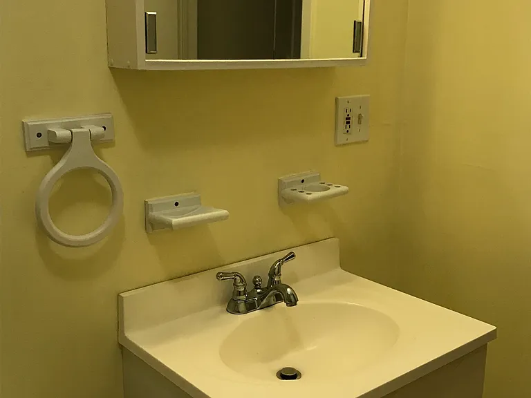 96 Walnut St #4 — Photo 5