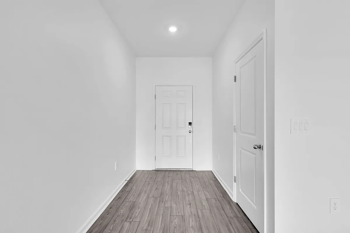 Building Photo - 4915 SW 81st Loop