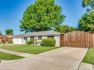 644 Lynnewood Ave, Burleson, TX 76028