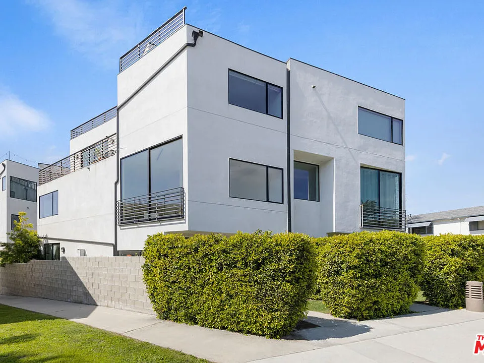 1411 Roca Ln