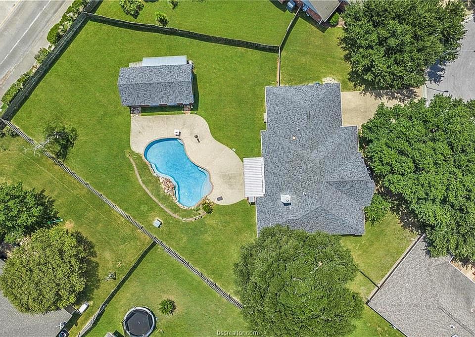 1st image of 602 Aster Dr